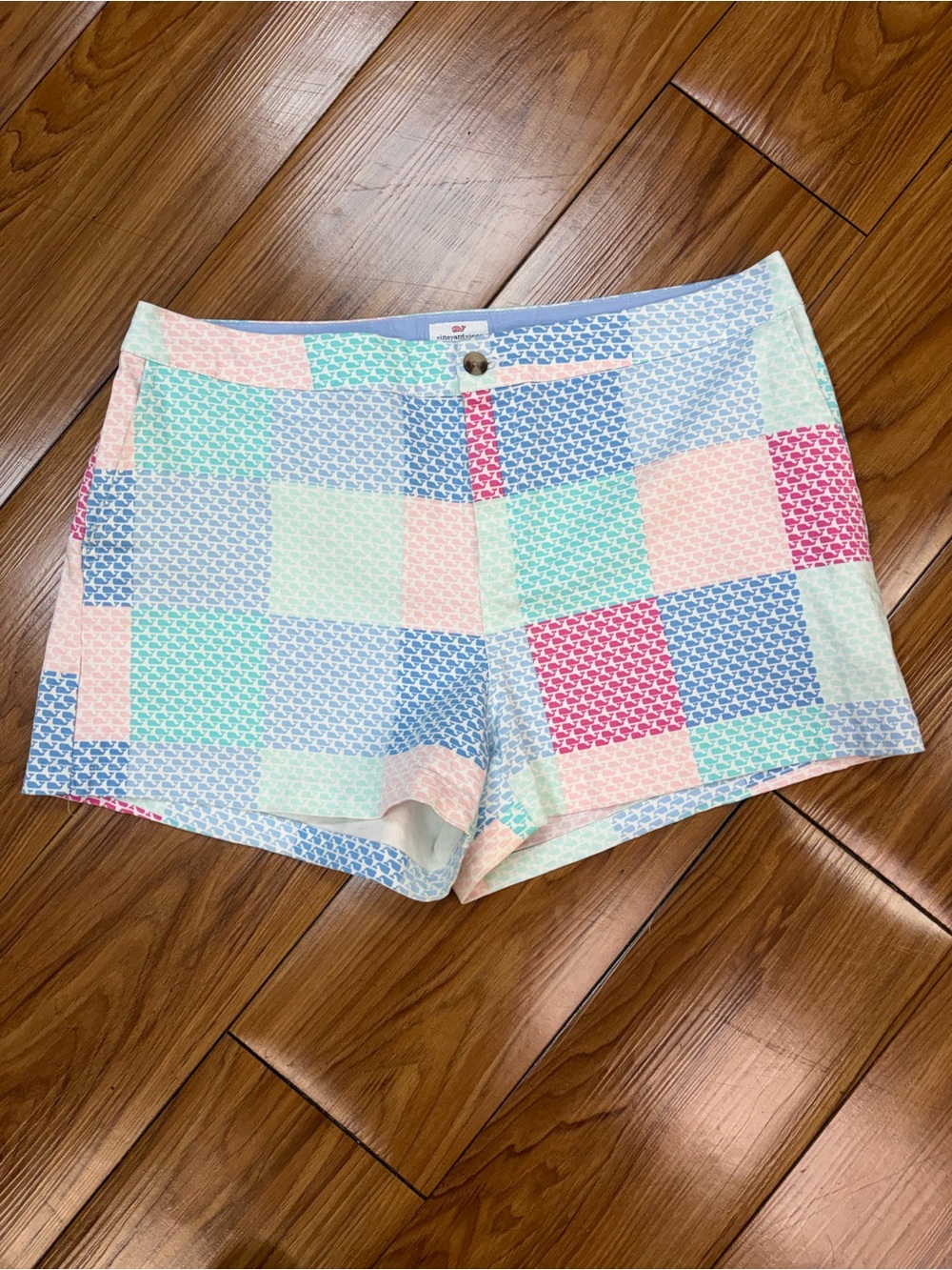 Vineyard Vines Women’s Whale Print Pastel Patchwork Shorts Size 14 EUC
